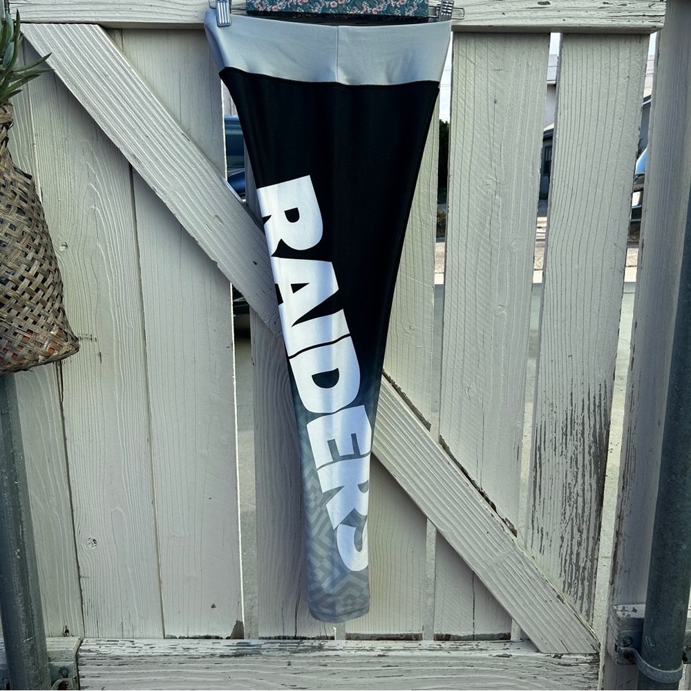 Raiders Leggings - Picture 4 of 4